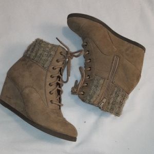SO Heeled Laceup Ankle Boots